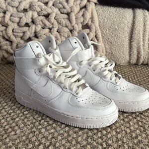 air force 1s high top men’s 7 women’s 8.5
